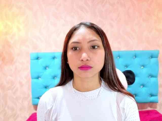 MadelineDollx webcam