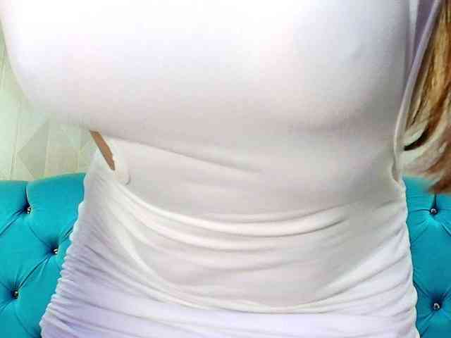 MadelineDollx webcam