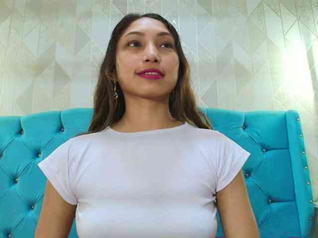 MadelineDollx webcam