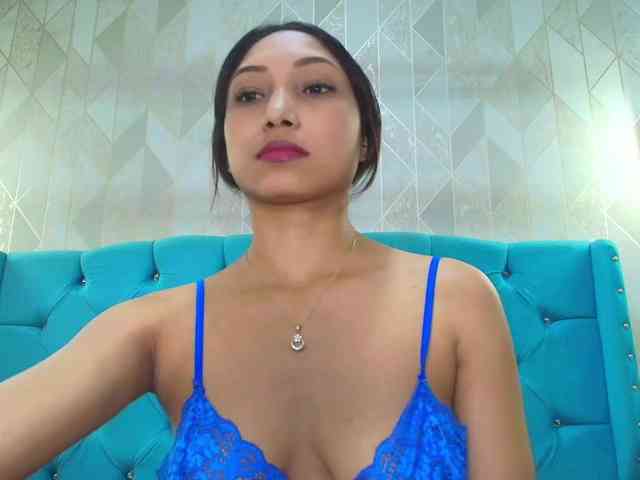 MadelineDollx webcam