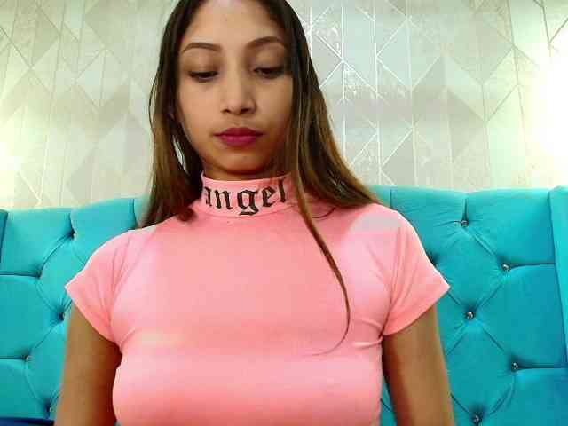 MadelineDollx webcam