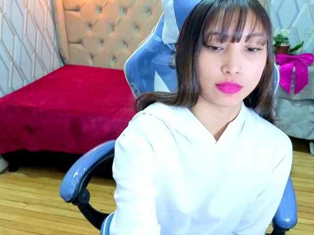 MadelineDollx webcam