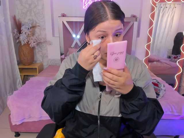 Krysstal-tay's BongaCams show and profile