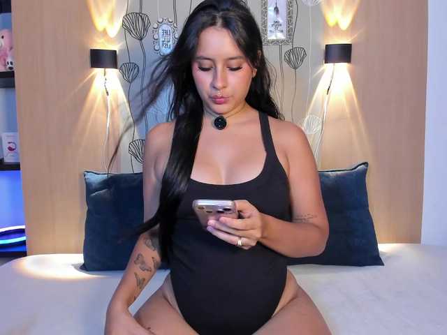 ashley-vega live cam on BongaCams