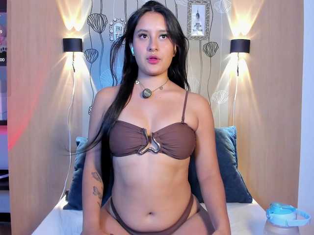 ashley-vega live cam on BongaCams