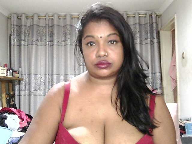 Indianmayaxoxo live cam on BongaCams