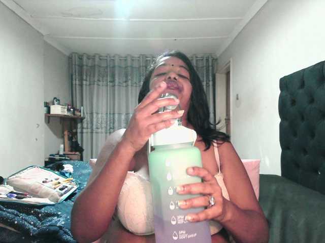 Indianmayaxoxo live cam on BongaCams