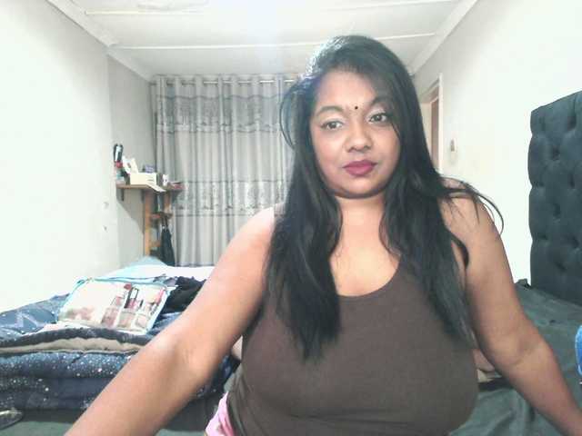 Indianmayaxoxo live cam on BongaCams