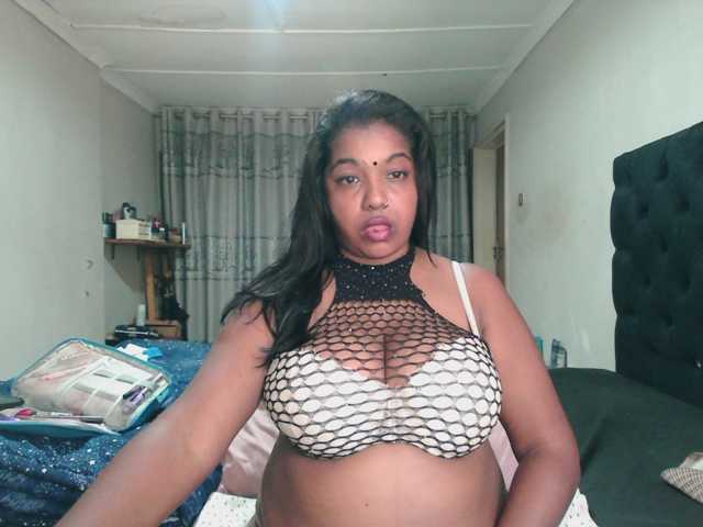Indianmayaxoxo live cam on BongaCams