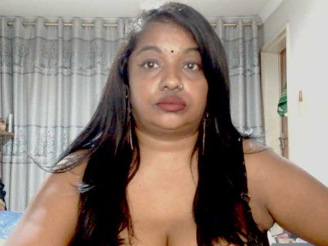 Indianmayaxoxo live cam on BongaCams