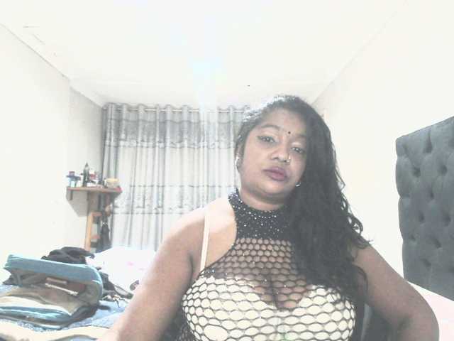 Indianmayaxoxo live cam on BongaCams