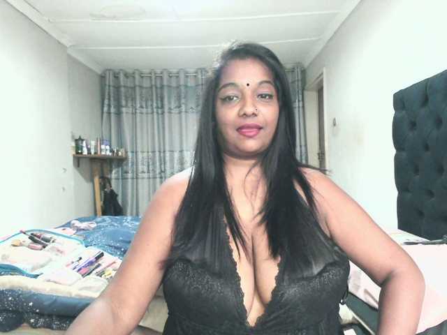 Indianmayaxoxo's BongaCams show and profile