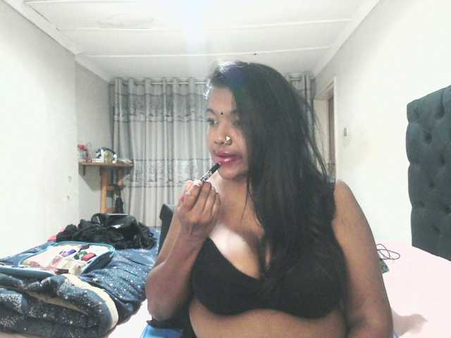 Indianmayaxoxo live cam on BongaCams