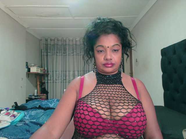 Indianmayaxoxo live cam on BongaCams