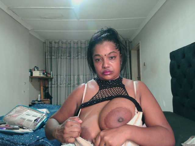 Indianmayaxoxo live cam on BongaCams