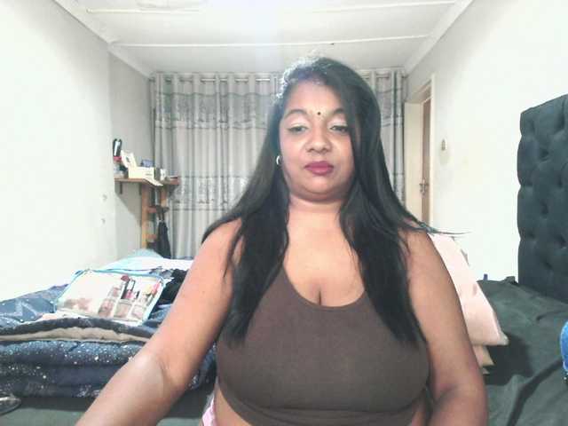 Indianmayaxoxo live cam on BongaCams