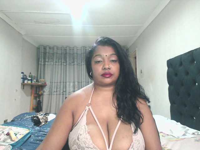 Indianmayaxoxo live cam on BongaCams