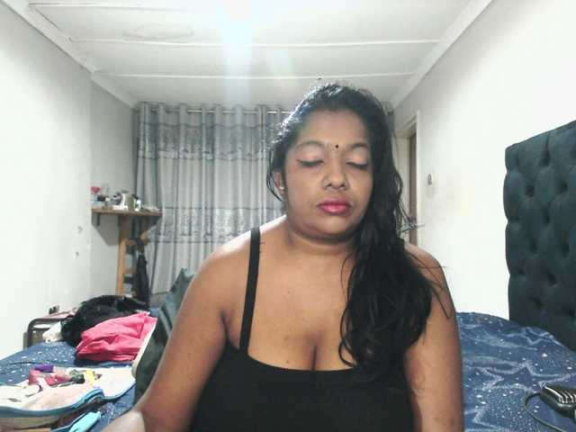 Indianmayaxoxo live cam on BongaCams