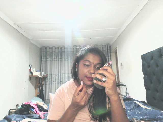 Indianmayaxoxo live cam on BongaCams