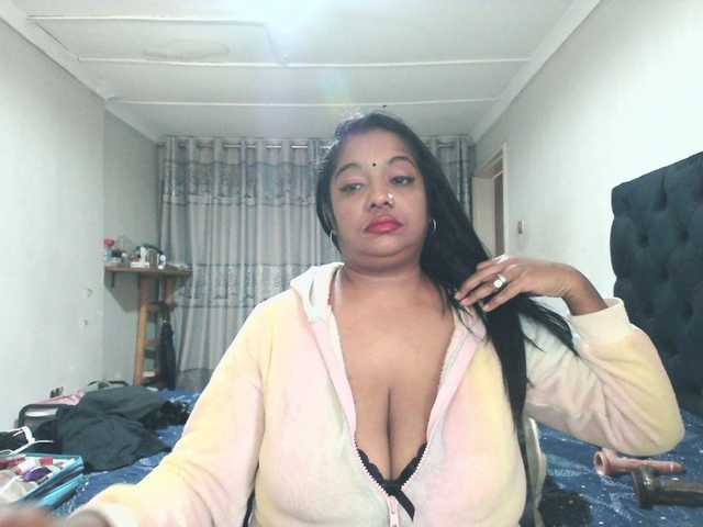 Indianmayaxoxo live cam on BongaCams