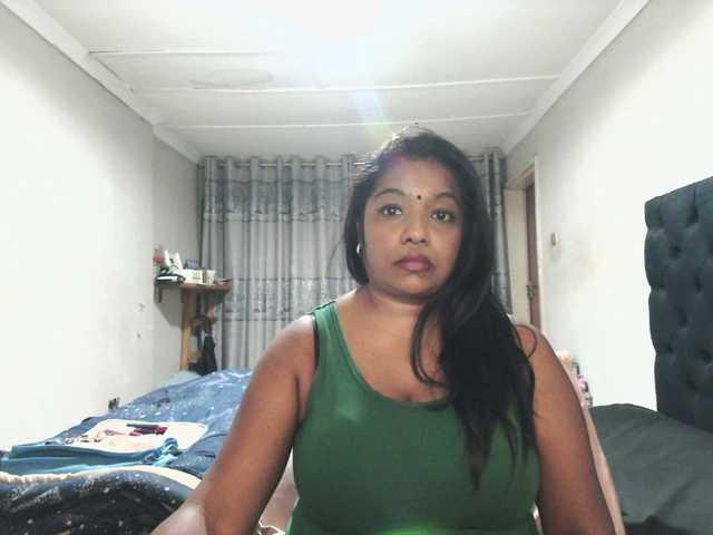 Indianmayaxoxo live cam on BongaCams