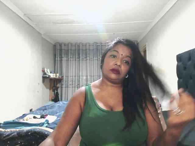 Indianmayaxoxo webcam