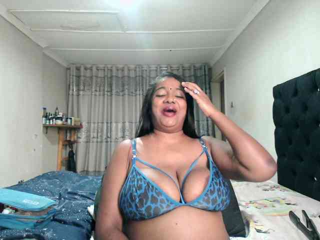 Indianmayaxoxo webcam