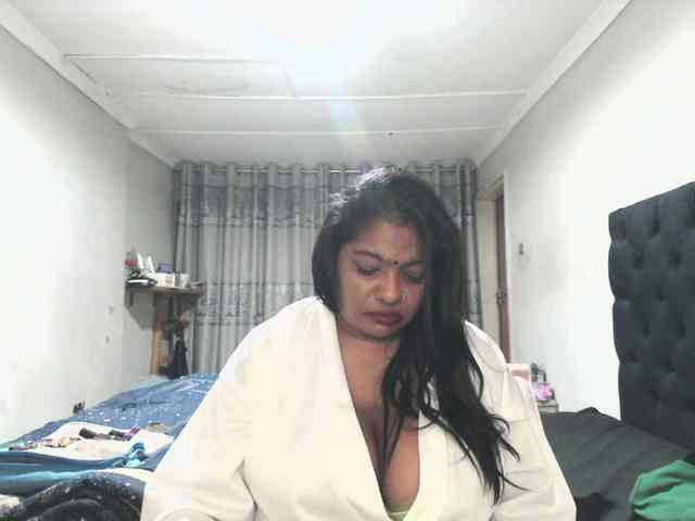 Indianmayaxoxo webcam