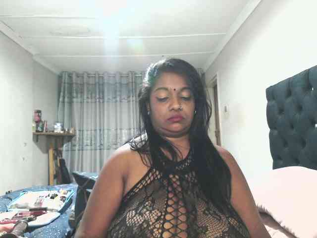 Indianmayaxoxo webcam