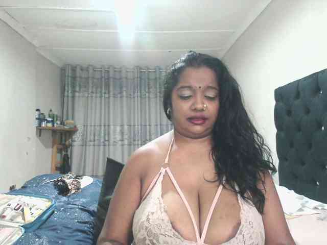 Indianmayaxoxo webcam