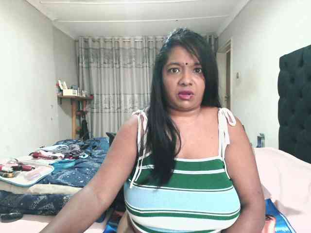 Indianmayaxoxo webcam