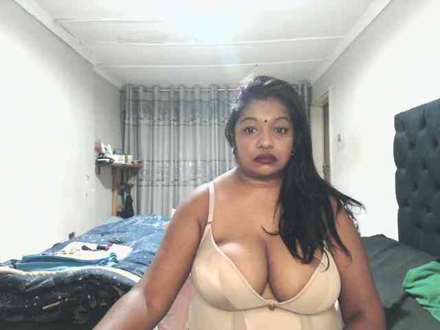 Indianmayaxoxo webcam