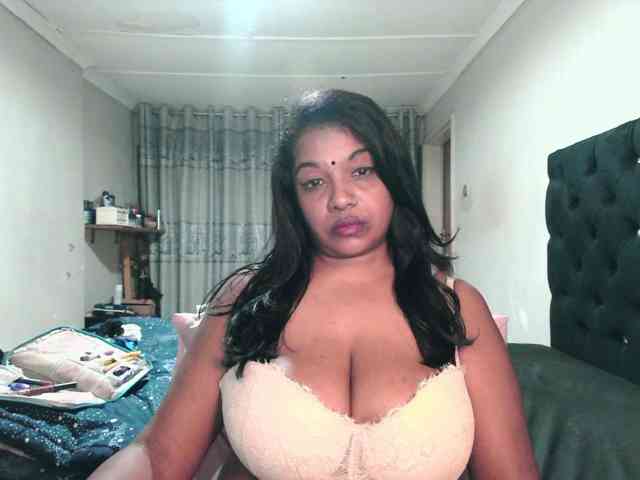 Model: Indianmayaxoxo