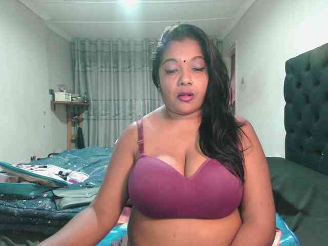 Model: Indianmayaxoxo
