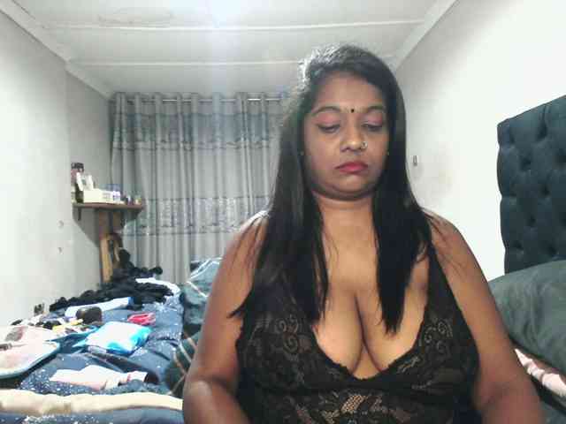 Indianmayaxoxo webcam