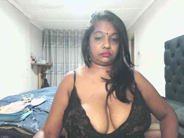 Indianmayaxoxo webcam