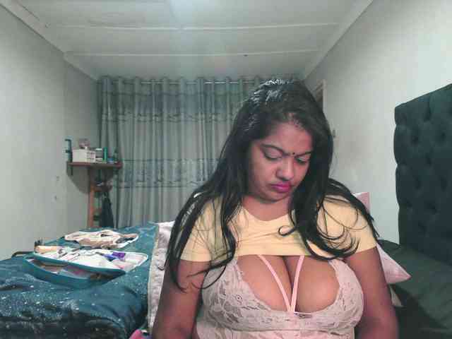 Indianmayaxoxo webcam