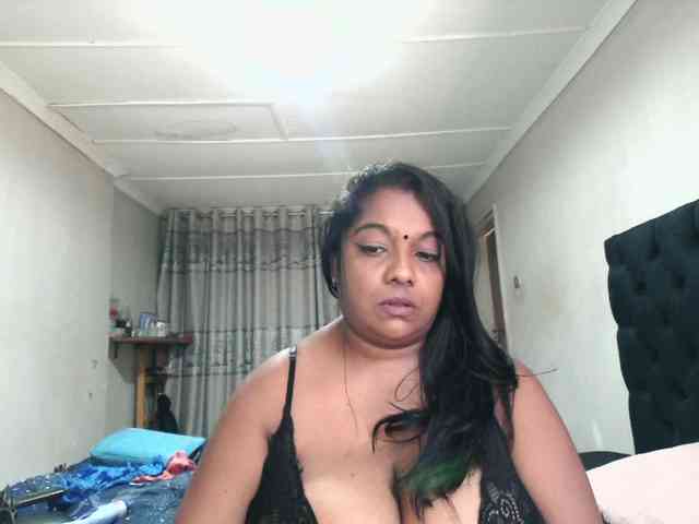 Indianmayaxoxo webcam