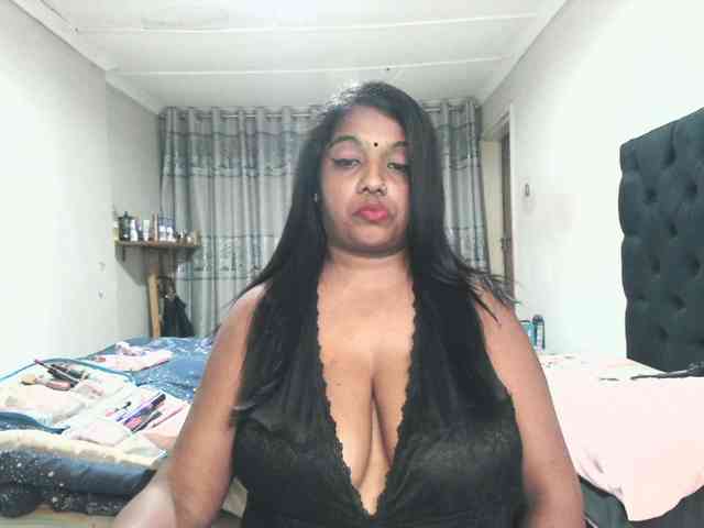 Indianmayaxoxo webcam