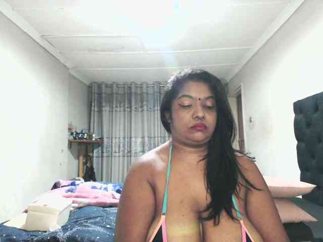 Indianmayaxoxo webcam