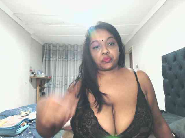 Indianmayaxoxo webcam
