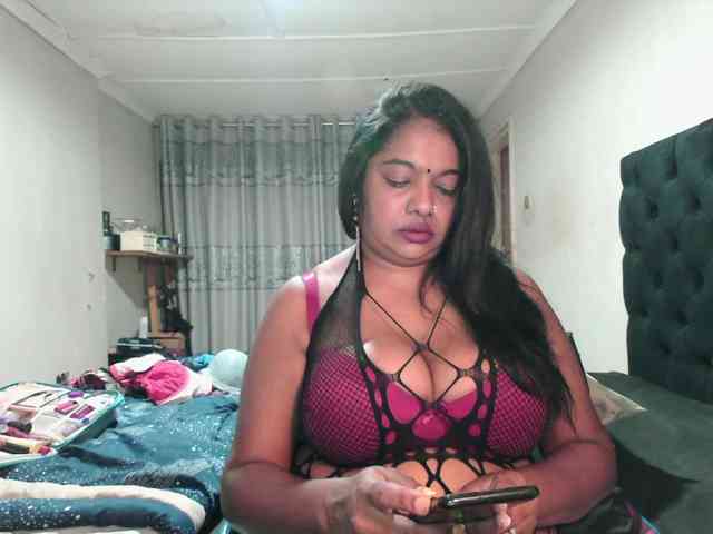 Indianmayaxoxo webcam
