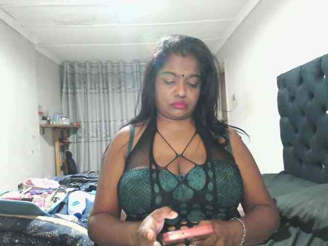 Indianmayaxoxo webcam
