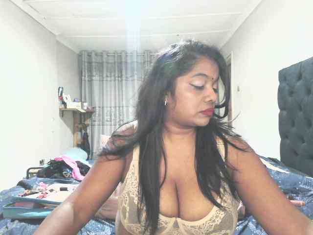 Indianmayaxoxo webcam