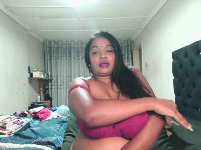 Indianmayaxoxo webcam