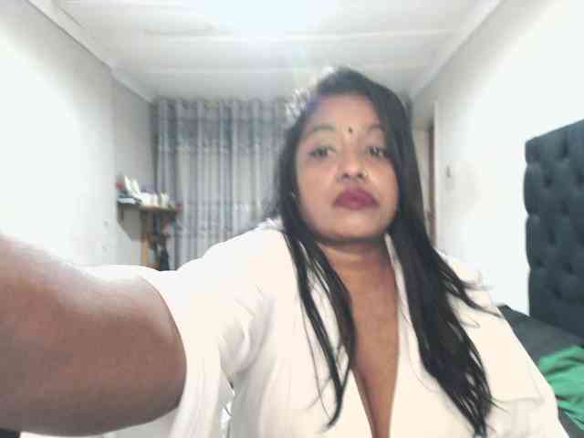Indianmayaxoxo webcam