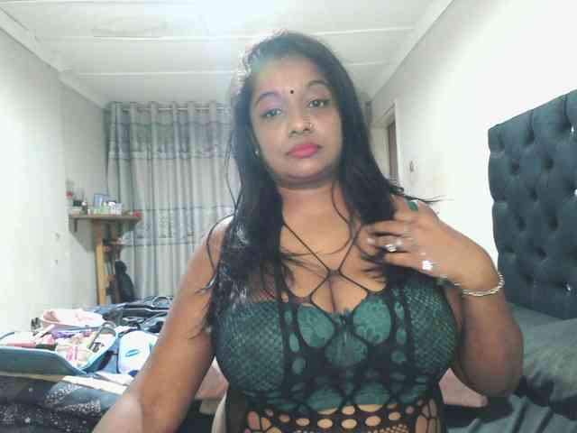 Indianmayaxoxo webcam