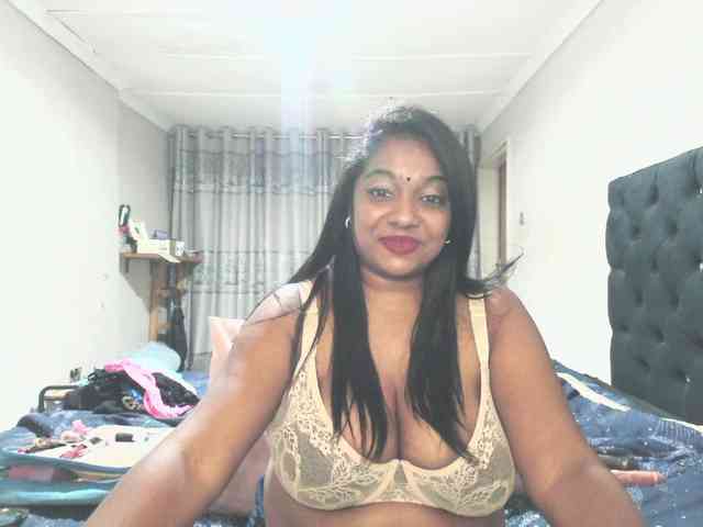 Indianmayaxoxo webcam