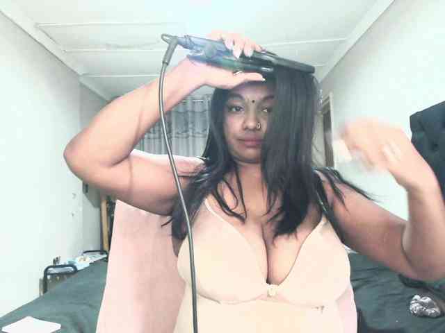 Indianmayaxoxo webcam