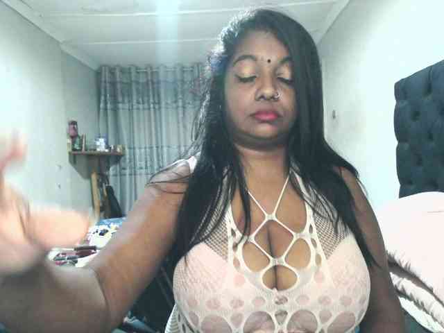 Indianmayaxoxo webcam